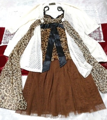 豹纹白色开衫棕色吊带背心薄纱迷你裙睡衣, 时尚, 女士时装, 睡衣